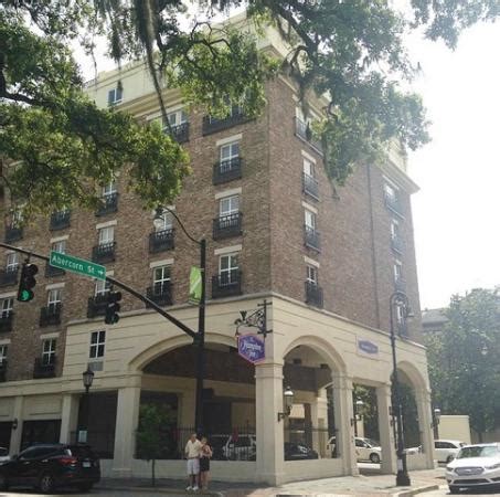 Hampton Inn Savannah - Historic District (Savannah, GA): What to Know ...