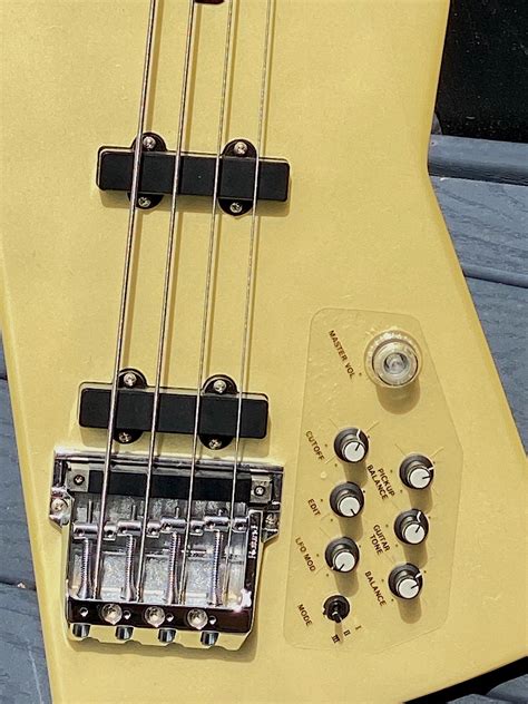 Roland Synthesizer Guitars G 77 Bass 1986 Pearl White Bass For Sale