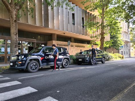 Siena Arrestato Per Sfruttamento Di Lavoratori Sequestrati Mila