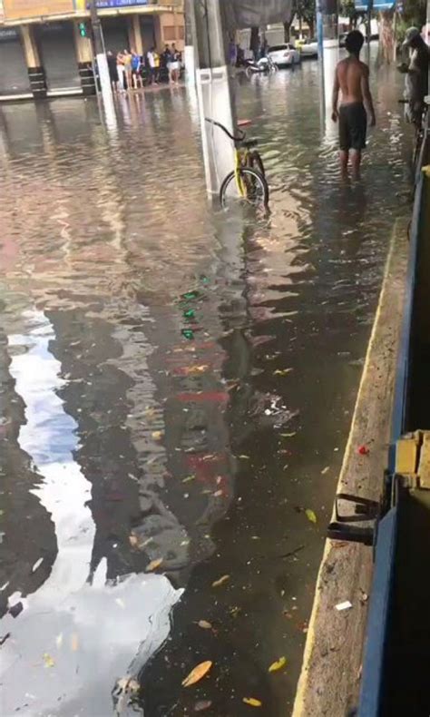 Vídeos forte chuva deixa bairros em São Gonçalo e Niterói alagados MH