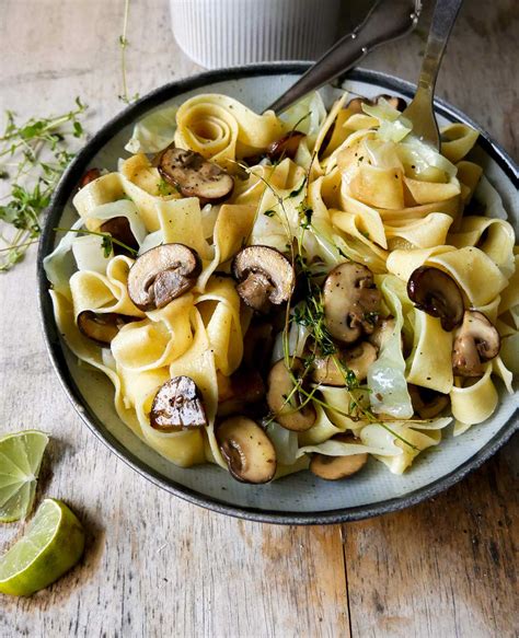 Pasta Med Spidsk L Og Svampe Opskrift P Nem Pastaret P Min