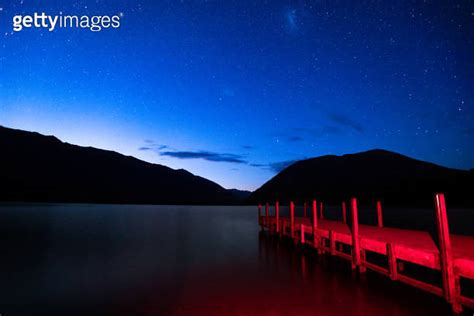 Stars Above Lake Rotoiti New Zealand 이미지 1303295328 게티이미지뱅크