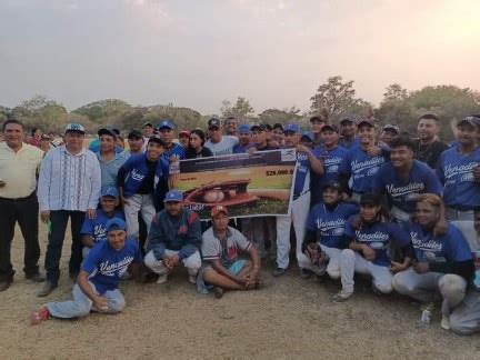 Atestigua alcalde Natividad de los Santos final de béisbol en Tonalá