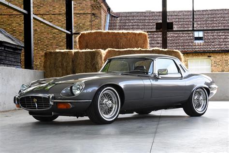 Jaguar E Type Restored Beautifully With L V Performancedrive