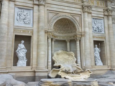 Serra Negra Em Sp Ter R Plica Da Fontana Di Trevi Fonte Famosa Em