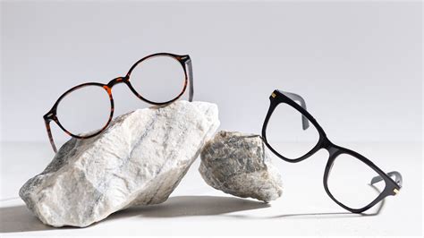 How To Pick The Right Glasses Frames For A Round Shape Face