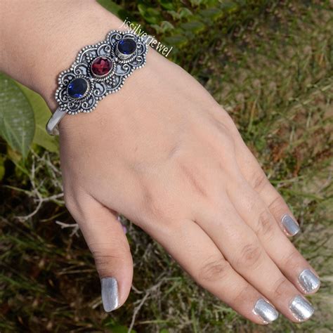 Bracelet en pierres précieuses taillées grenat argent sterling 925