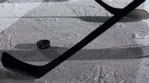 Hautes Alpes Deux D Faites En Hockey Sur Glace