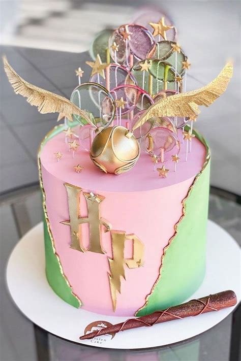 Pretty Cake Decorating Designs We Ve Bookmarked Green And Pink Harry