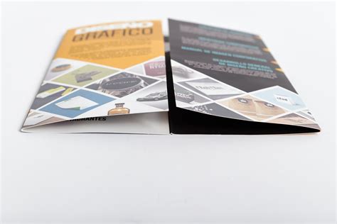 Brochure tipo cuadríptico vertical American Graphics Full