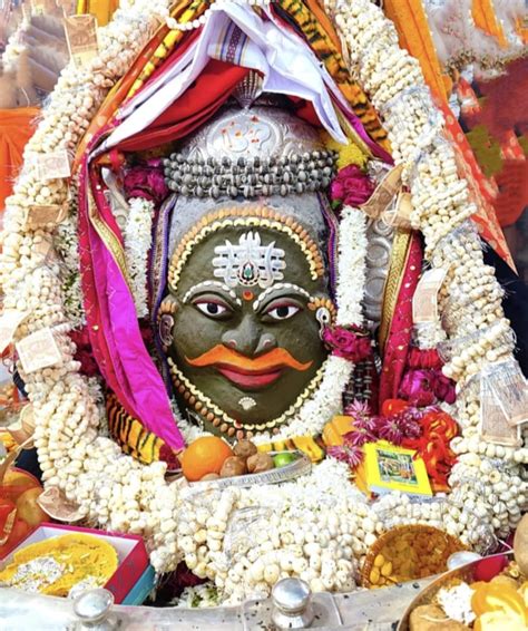 Mahakaleshwar Ujjain नए साल में राजा स्वरूप में सजे महाकाल उमड़ा