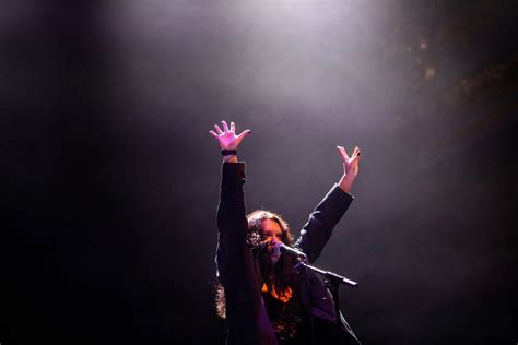 Pussy Riot ao vivo na Casa da Música cantar para lutar Expresso