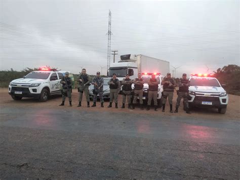 Polícia Militar do Piauí recupera caminhão roubado carne bovina