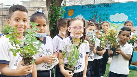 Con proyectos de reciclaje y huertos ecológicos estudiantes promueven