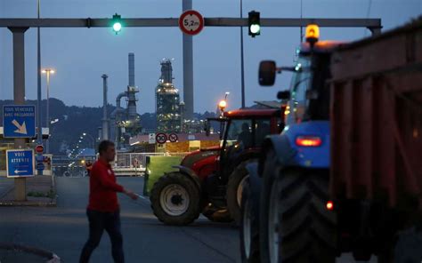 Blocage des raffineries les agriculteurs ont débuté leurs actions