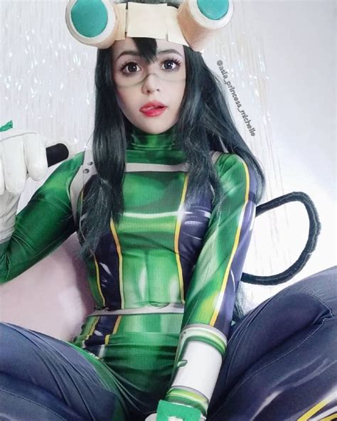 Cosplayer Recriou A Tsuyu Asui De My Hero Academia Perfei O