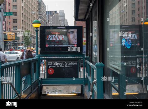 Uptown Subway Hi Res Stock Photography And Images Alamy