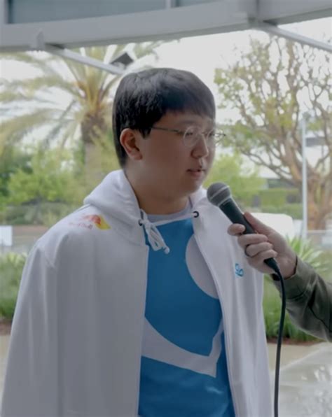 Merch team, we need C9 capes! : r/Cloud9