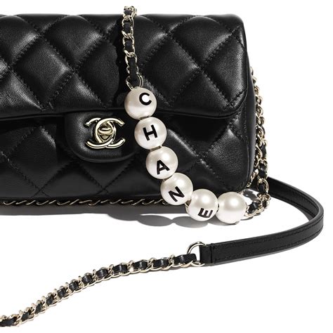 Chanel Spring Summer 2020 Dreamy Bags With Acrylic Beads And Pearls