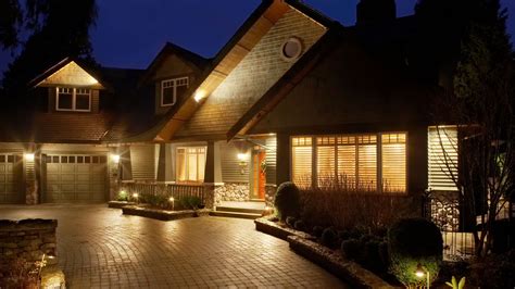 Driveway lighting ideas: 10 solutions to light the way home | Gardeningetc