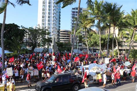 Adufal participa de ato em defesa da democracia em Maceió