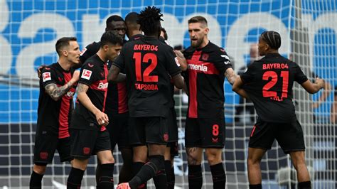 Bundesliga Le Bayer Leverkusen Bat Augsbourg Et Termine Le Championnat