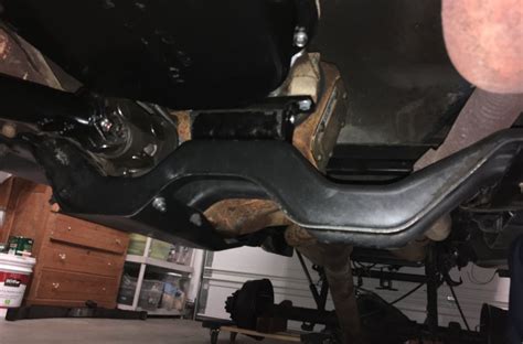 73 87 Chevy Truck 4x4 Transmission Crossmember