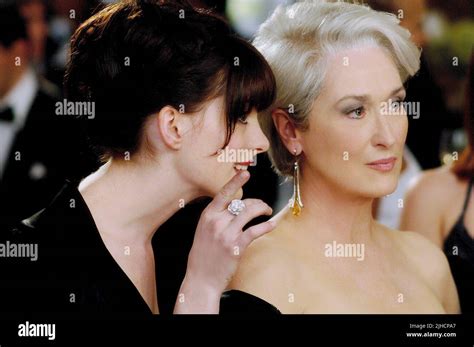 Anne Hathaway Meryl Streep The Devil Wears Prada Stock Photo