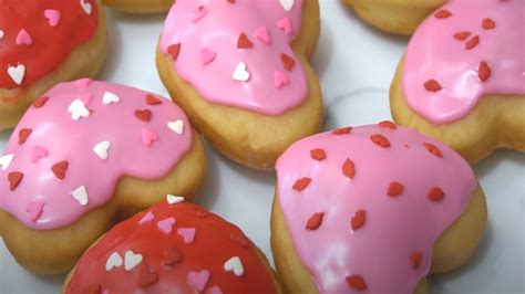 How to Make Heart-Shaped Donuts for Valentines