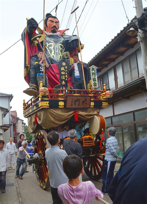 福井県 人形山車、巡行心待ち 坂井・三国祭控え「渡り初め」｜北陸新幹線で行こう！北陸・信越観光ナビ