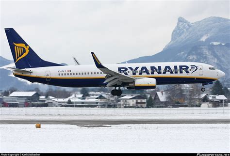 EI DLY Ryanair Boeing 737 8AS WL Photo By Karl Dittlbacher ID 120086