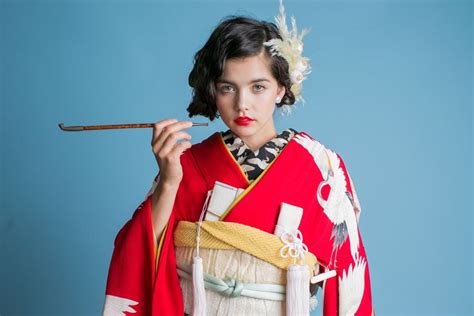 着物紹介｜花嫁着物専門サロンcucuru 成人式 ヘアスタイル レトロ 色打掛 髪型 成人式 ヘアスタイル モダン