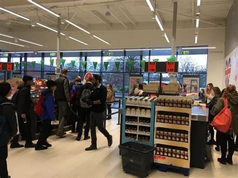 All The Shops Closed On New Year S Day 2021 Including Aldi Lidl M S