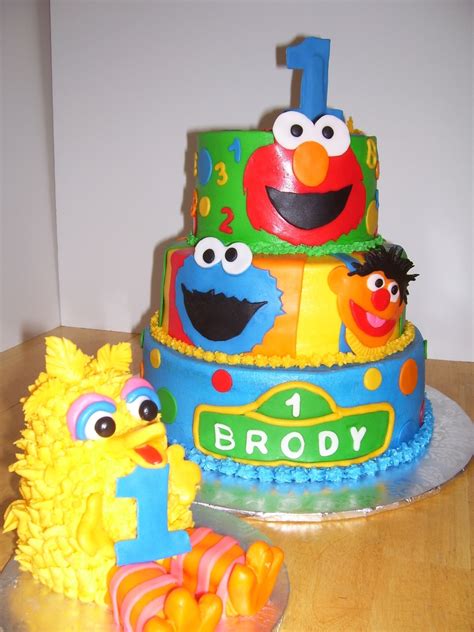 Big Bird Sesame Street With Smash Cake - CakeCentral.com