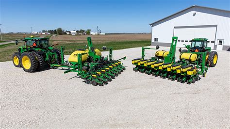 Deere Introduces New 1745 Planter With Narrow Transport