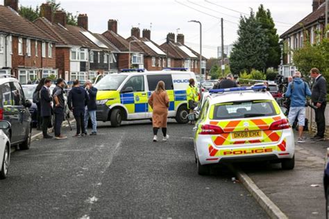 Liverpool Girl 9 Shot Dead At Home As Police Hunt Gunman Uk News Metro News