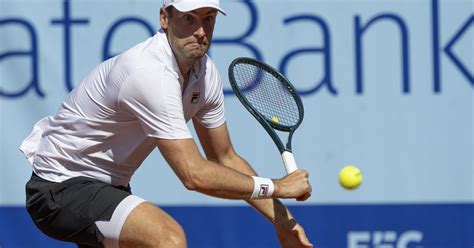 Locura En El Tenis ¡se Cayó Y Ganó Un Punto Desde El Piso Olé