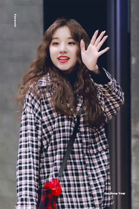 Yuqi G Idle Airport Outfit Airport Style Kpop Girl Groups Korean