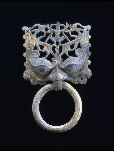 Bronze Taotie Mask with Ring Handle - Kaikodo Asian Art Gallery