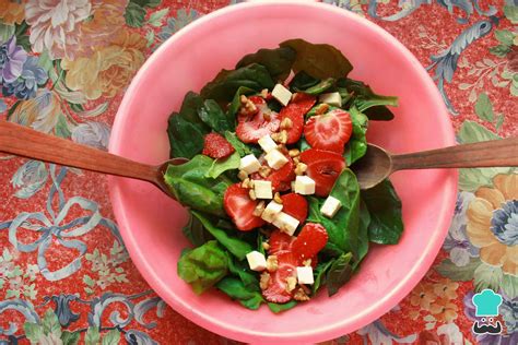 Ensalada de espinacas con fresas y queso de cabra Fácil