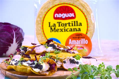 Tacos Croccanti Di Tortilla Amarillo Con Kebab Di Pollo E Tacchino Alla