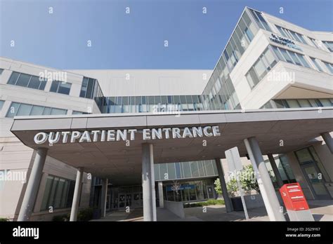 The Outpatient Entrance At The St Joseph S Hospital On West Fifth