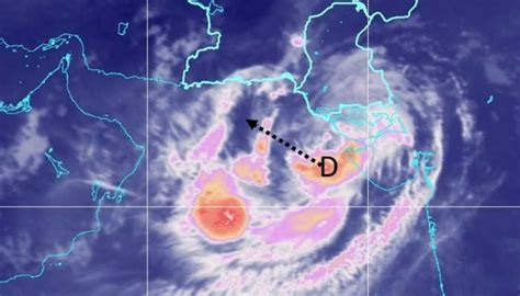 Live Karachi Weather Updates Pmd Says Cyclone 240km To East Southeast