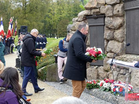 C R Monie Du Jour Du Souvenir Au M Morial Terre Neuvien Beaumont