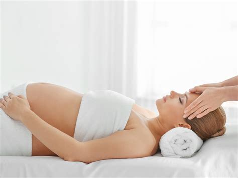 Pregnancy Massage - Benefits, Precautions and Alternatives