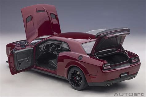 Dodge Challenger SRT Hellcat Widebody 1:18 AUTOart 71739 - Modelkars