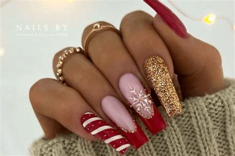 Latest Glitter French Tip Nail Designs To Try In Alexie