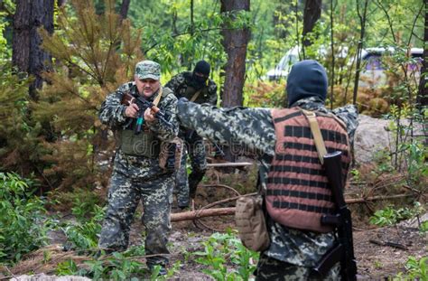 Guerra Na Ucrânia Formação De Combate à Defesa Territorial Bucha