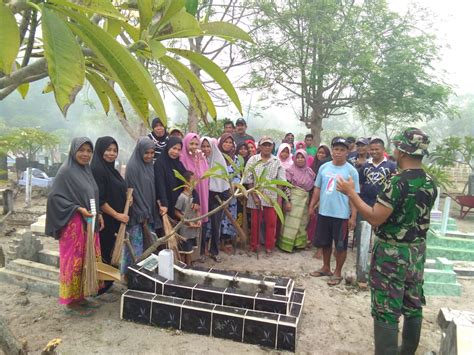 Wujud Kepedulian Babinsa Ajak Masyarakat Bersih Lingkungan