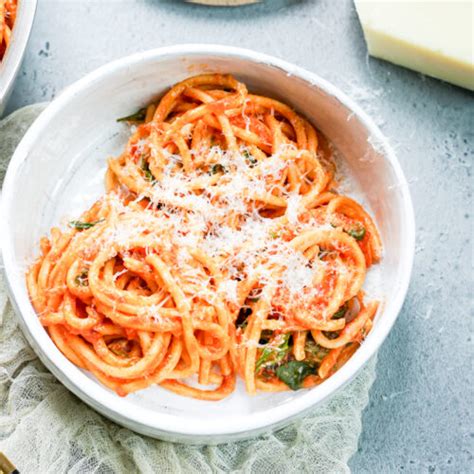 Garlic Spinach Spaghetti With Marinara Sauce Cooking Curries